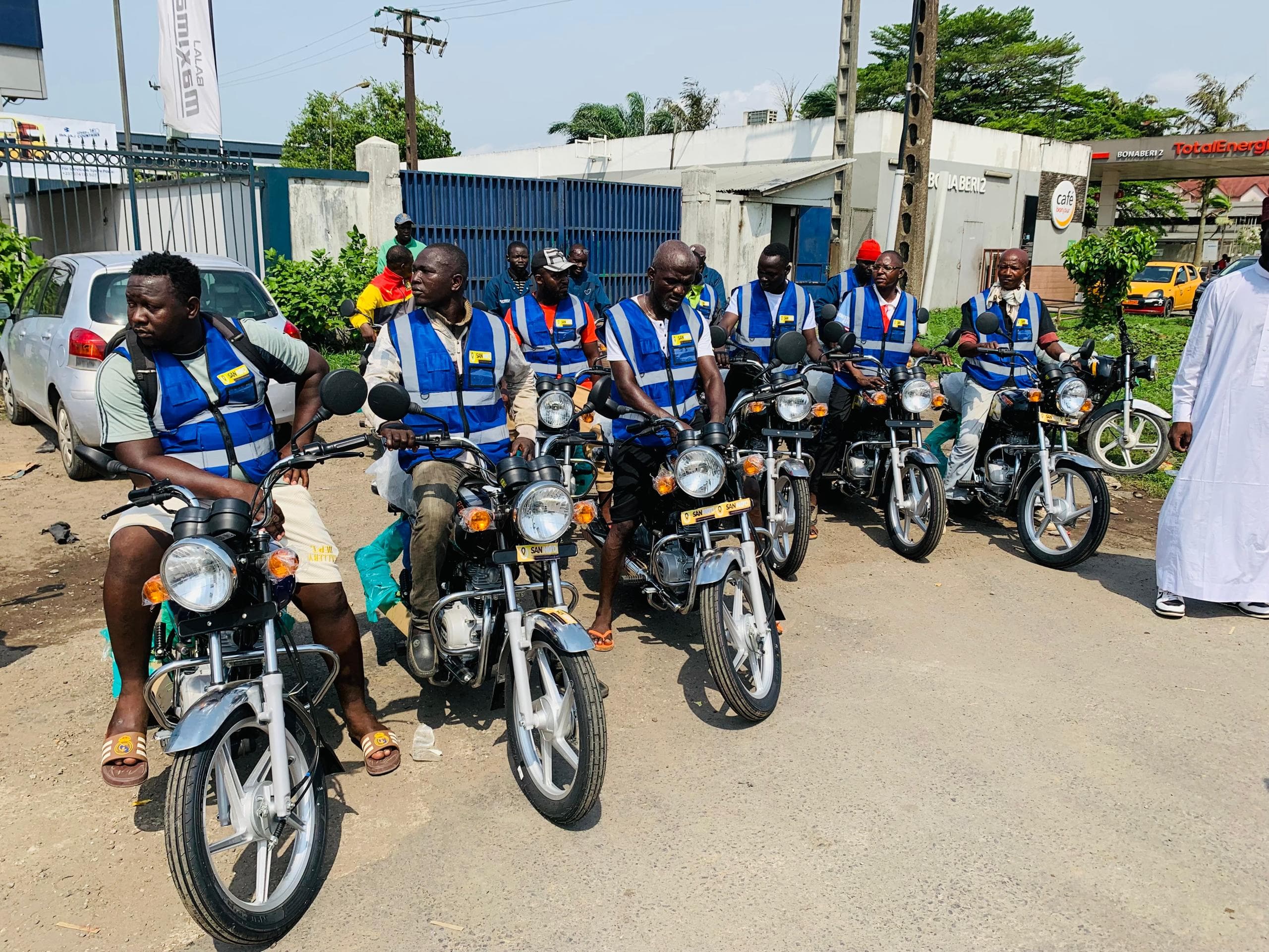 Chauffeurs moto SAN NO'O en tournée